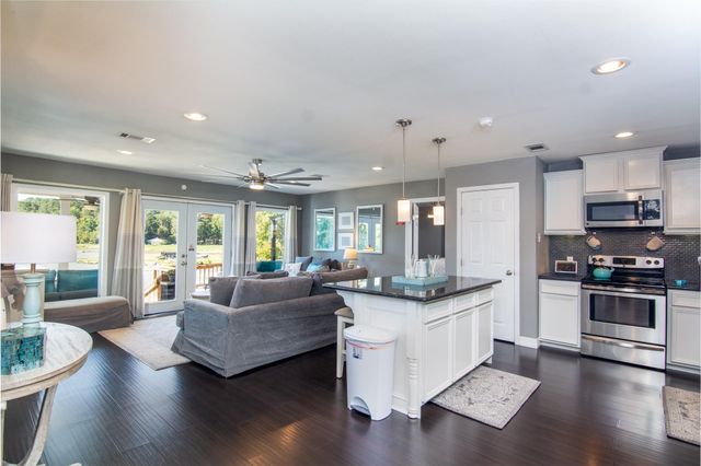 150 Edgewater Way, Point Blank, TX 77364