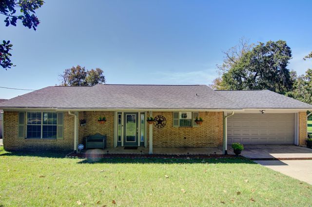 150 Edgewater Way, Point Blank, TX 77364