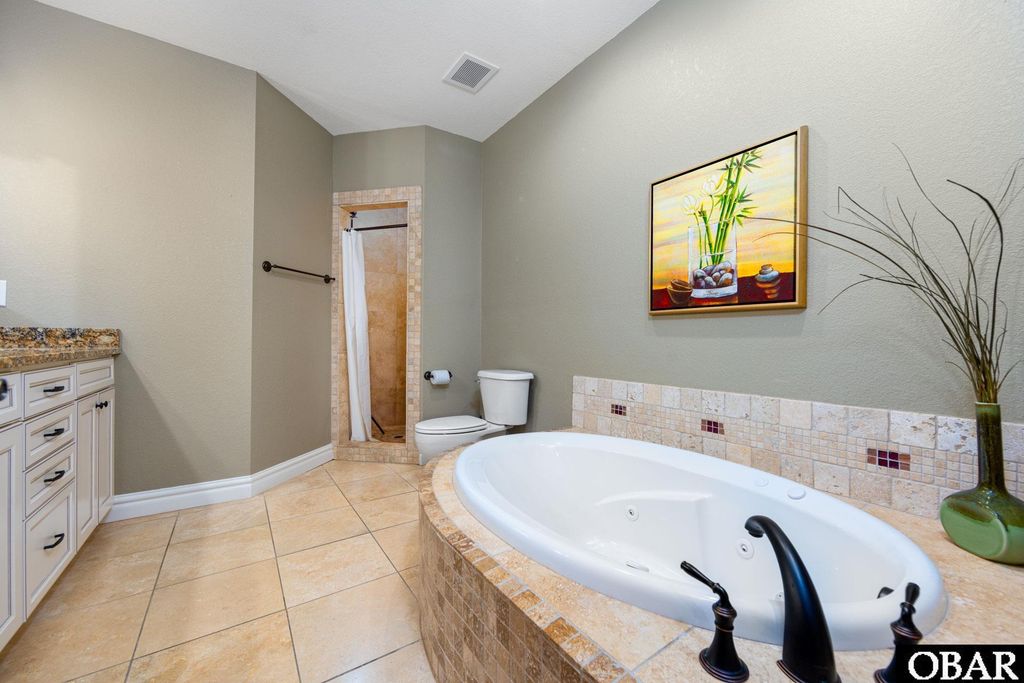 Image 20 of property listing at 1319 N Virginia Dare Trl Unit 3Q, Kill Devil Hills, NC 27948