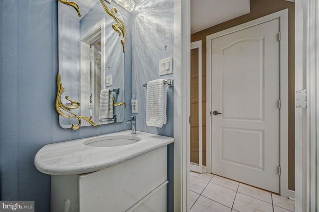 1405 CLIVE CIR, Wilmington, DE 19803