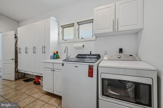 1405 CLIVE CIR, Wilmington, DE 19803