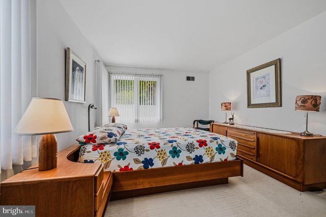 1405 CLIVE CIR, Wilmington, DE 19803