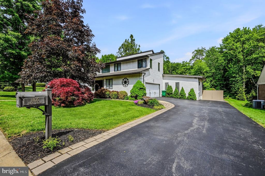 1405 CLIVE CIR, Wilmington, DE 19803
