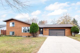 2102 23rd Avenue S, Fargo, ND 58103