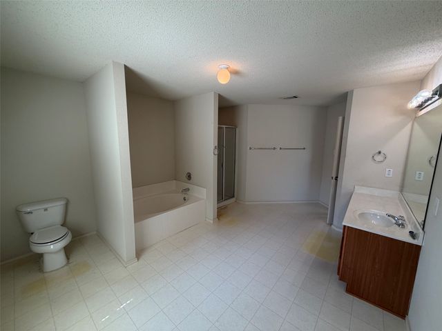2329 Ash Grove Trail, Fort Worth, TX 76112