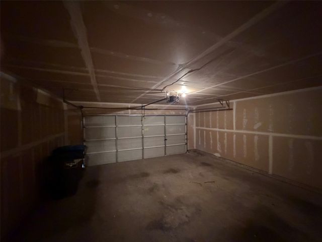 2329 Ash Grove Trail, Fort Worth, TX 76112