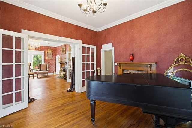 501 W 2nd Avenue, Lexington, NC 27292