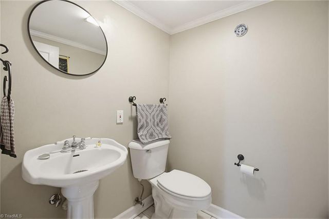 501 W 2nd Avenue, Lexington, NC 27292