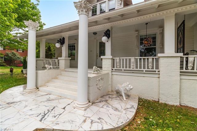 501 W 2nd Avenue, Lexington, NC 27292