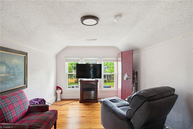 501 W 2nd Avenue, Lexington, NC 27292