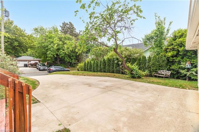 501 W 2nd Avenue, Lexington, NC 27292
