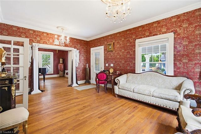 501 W 2nd Avenue, Lexington, NC 27292