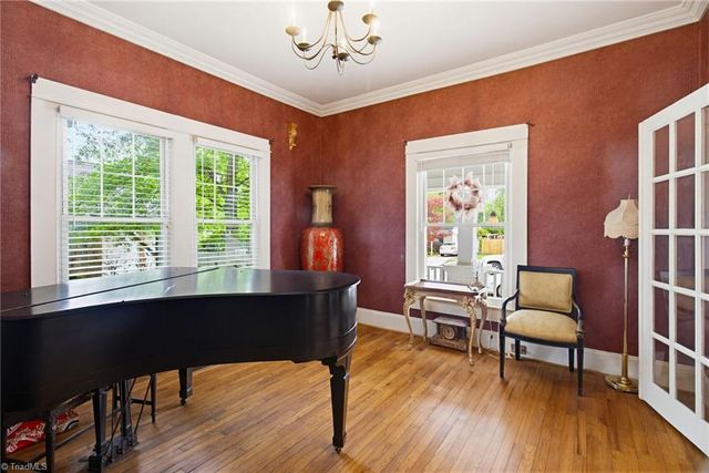 501 W 2nd Avenue, Lexington, NC 27292