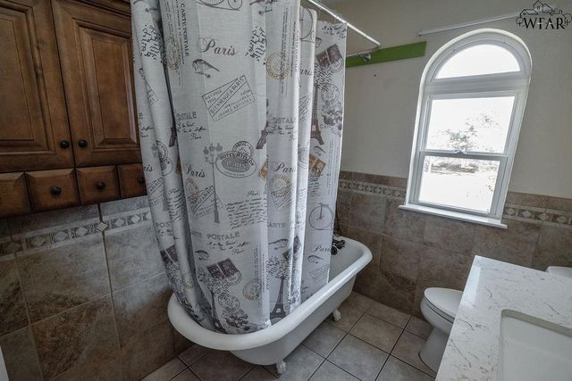 2404 PICADILLY LANE, Wichita Falls, TX 76309