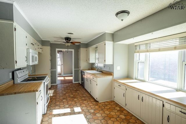 2404 PICADILLY LANE, Wichita Falls, TX 76309