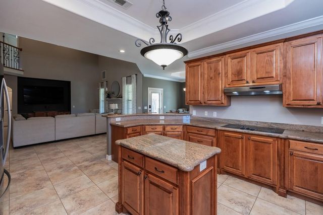 913 Doornbos Lane, Nederland, TX 77627