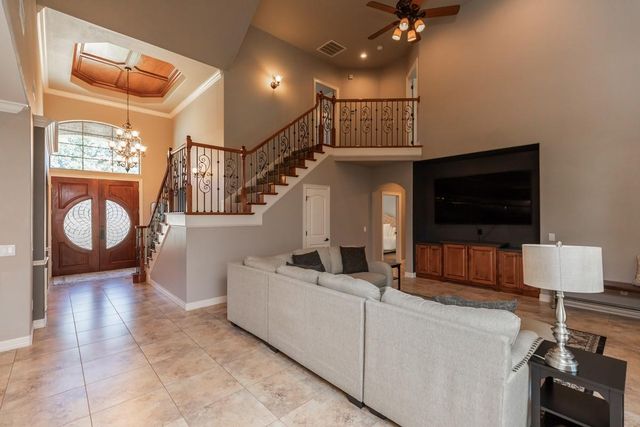 913 Doornbos Lane, Nederland, TX 77627