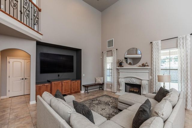 913 Doornbos Lane, Nederland, TX 77627