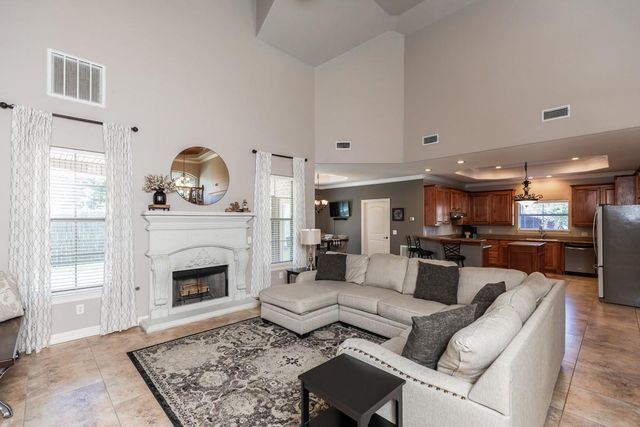 913 Doornbos Lane, Nederland, TX 77627