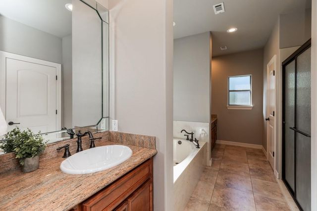 913 Doornbos Lane, Nederland, TX 77627