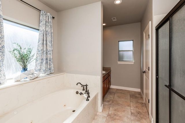 913 Doornbos Lane, Nederland, TX 77627