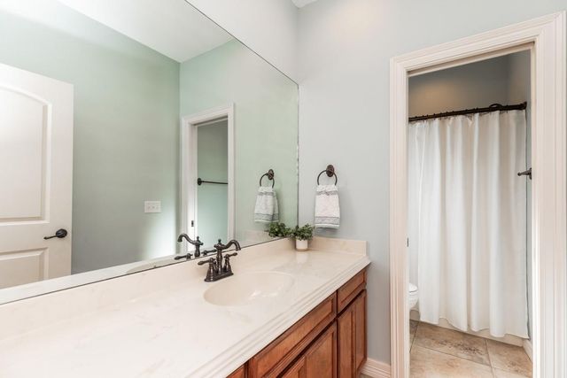 913 Doornbos Lane, Nederland, TX 77627