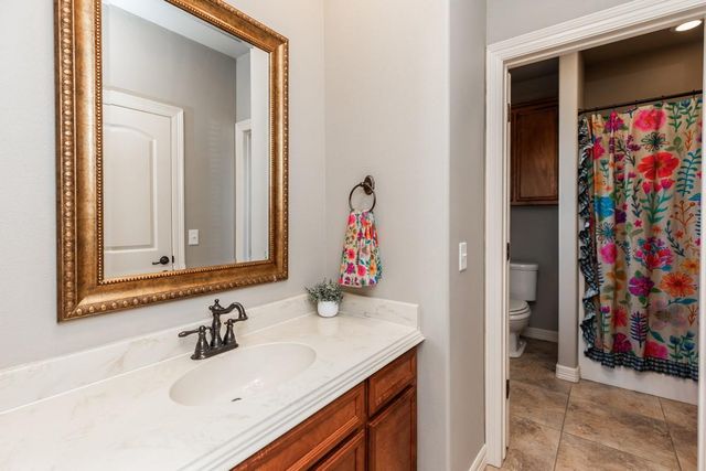 913 Doornbos Lane, Nederland, TX 77627