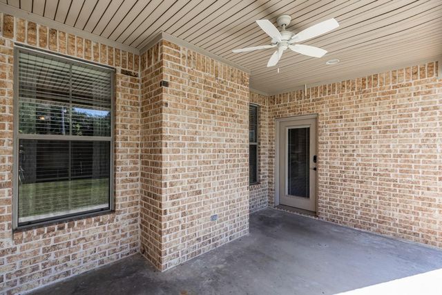 913 Doornbos Lane, Nederland, TX 77627