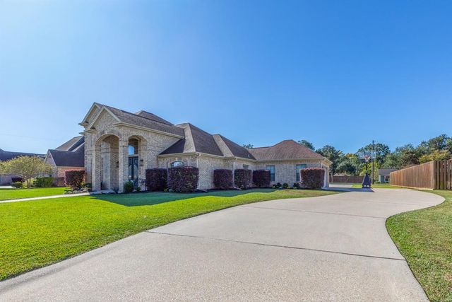 913 Doornbos Lane, Nederland, TX 77627