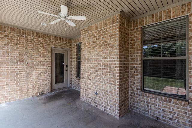 913 Doornbos Lane, Nederland, TX 77627