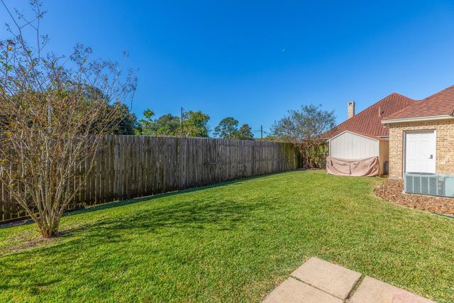 913 Doornbos Lane, Nederland, TX 77627