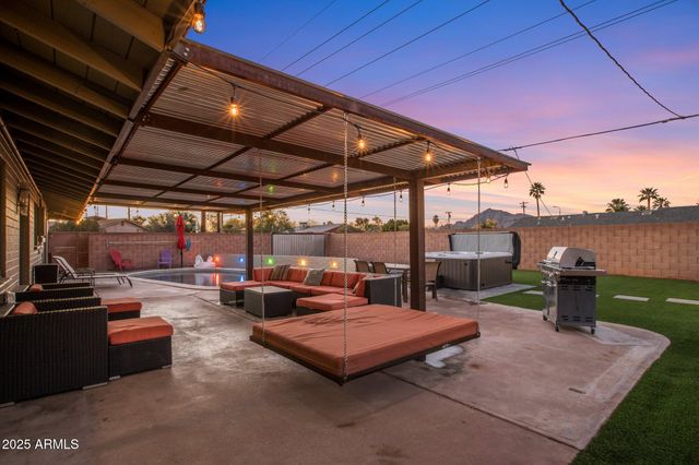 6802 E OAK Street, Scottsdale, AZ 85257