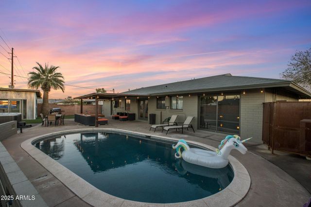 6802 E OAK Street, Scottsdale, AZ 85257