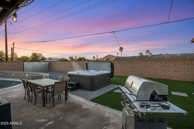 6802 E OAK Street, Scottsdale, AZ 85257