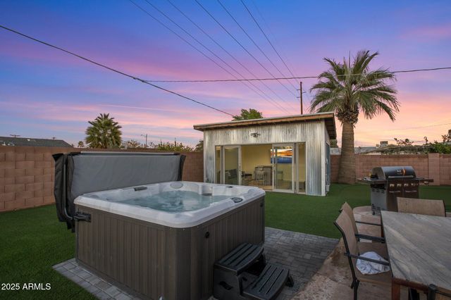 6802 E OAK Street, Scottsdale, AZ 85257