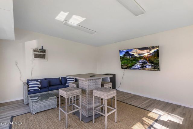 6802 E OAK Street, Scottsdale, AZ 85257