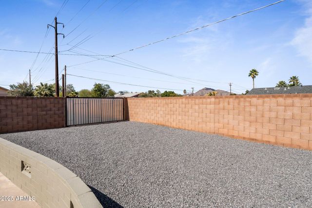 6802 E OAK Street, Scottsdale, AZ 85257