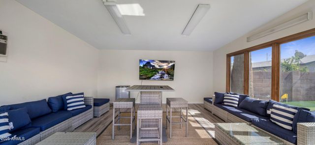 6802 E OAK Street, Scottsdale, AZ 85257