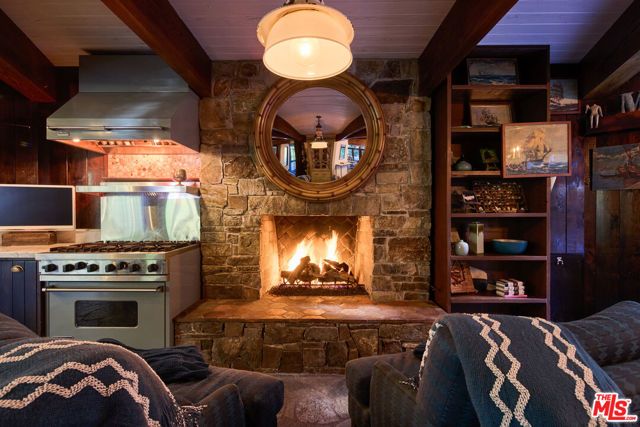 31875 Sea Level Drive, Malibu, CA 90265