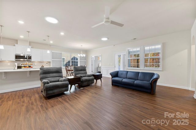 129 Picasso Trail, Mount Holly, NC 28120