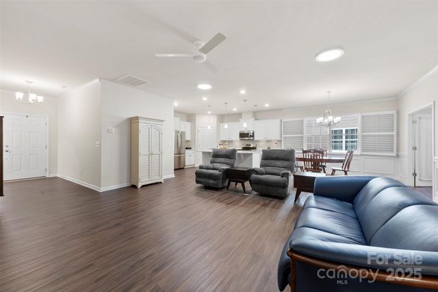 129 Picasso Trail, Mount Holly, NC 28120