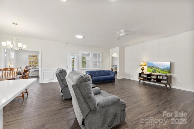 129 Picasso Trail, Mount Holly, NC 28120