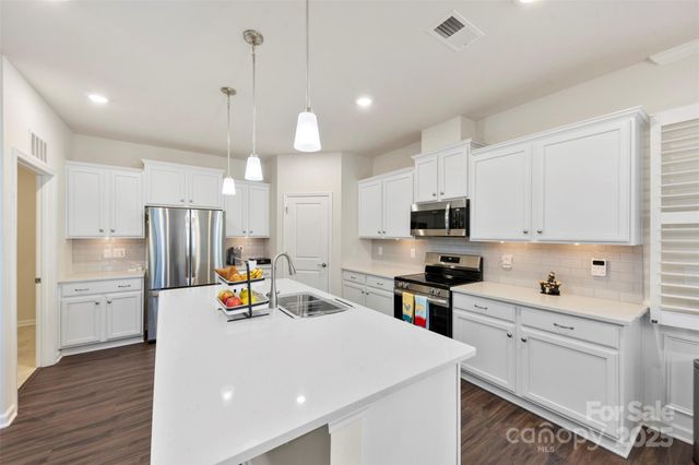 129 Picasso Trail, Mount Holly, NC 28120