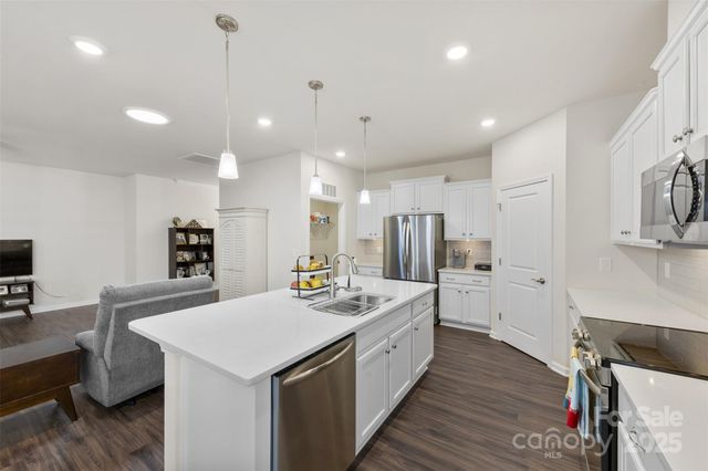 129 Picasso Trail, Mount Holly, NC 28120