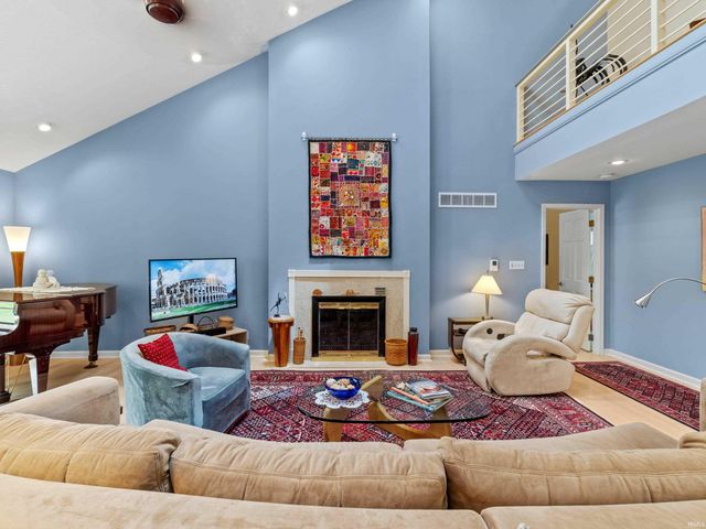 6916 Tonia Court, Evansville, IN 47710