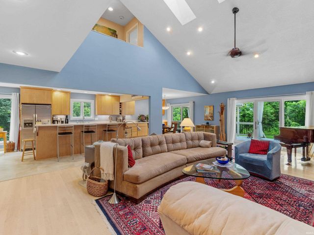 6916 Tonia Court, Evansville, IN 47710
