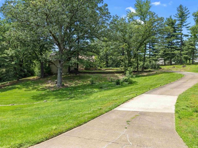 6916 Tonia Court, Evansville, IN 47710