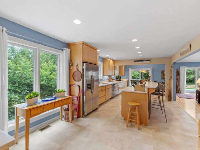 6916 Tonia Court, Evansville, IN 47710