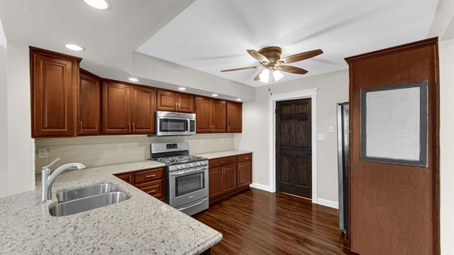 2325 Barbara Jean Drive, Schererville, IN 46375