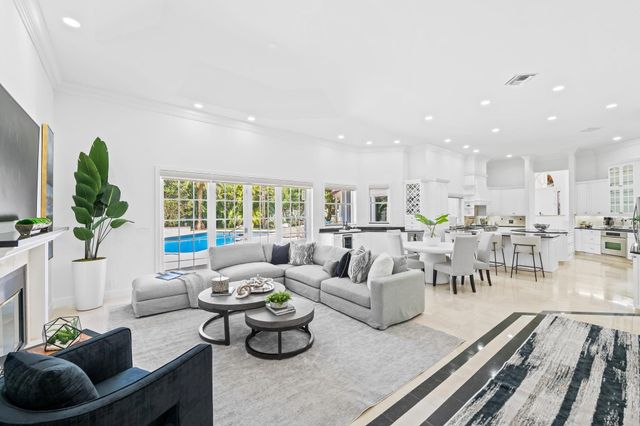 8618 Sawpine Road, Delray Beach, FL 33446